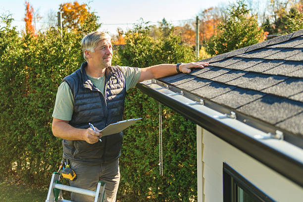 Professional Emergency Roof Repair technician working in Lafayette, MN